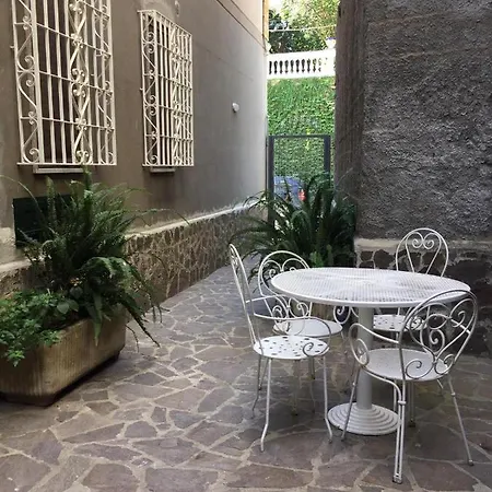 Oda ve Kahvaltı Nunzia 3*